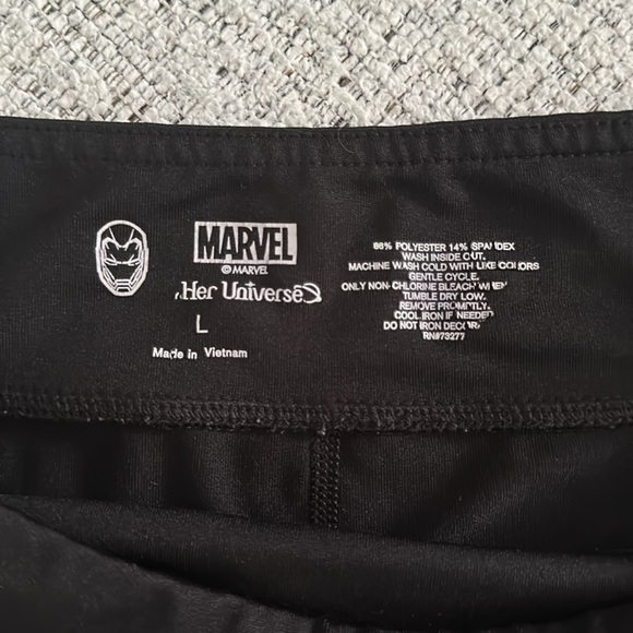 Marvel iron man shorts - Picture 3 of 3